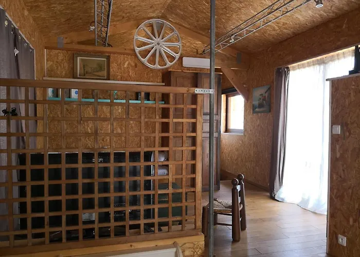 Chalet A Cantina Avec Piscine Proche D Ajaccio Carbuccia